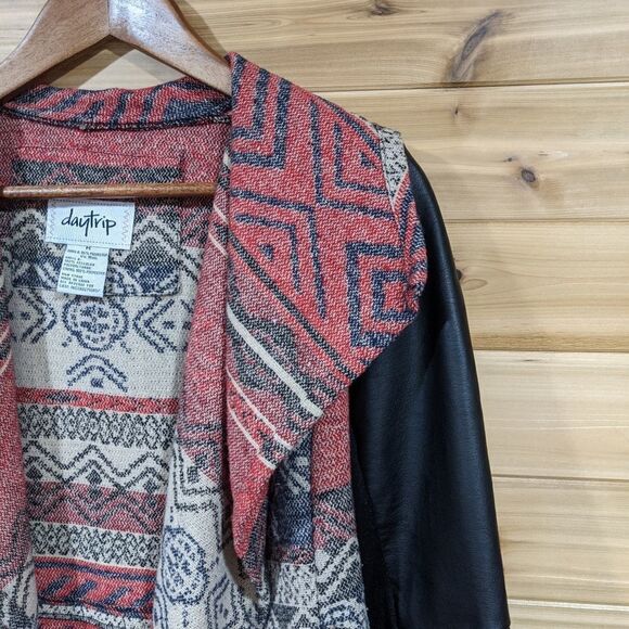 Daytrip Jacket Womens Medium Red Southwest Pattern Faux Leather Jacket - Picture 3 of 8